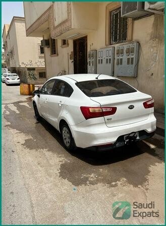2017-kia-rio-in-excellent-condition-family-used-car-big-1