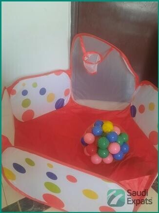 foldable-basket-with-40-soft-plastic-balls-new-big-0