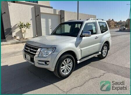 2018-mitsubishi-pajero-gls-for-sale-full-option-low-mileage-big-2