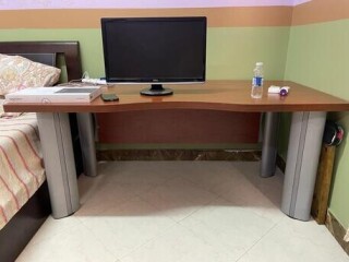 studyoffice-table-in-excellent-condition-for-sale