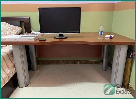 studyoffice-table-in-excellent-condition-for-sale-big-3