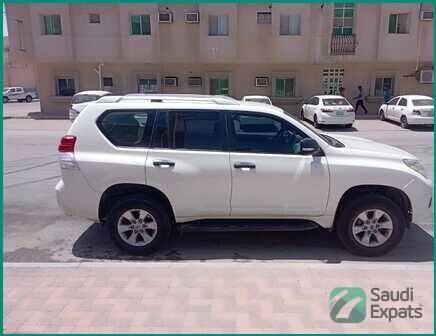 2010-toyota-prado-for-sale-in-khobar-well-maintained-big-3