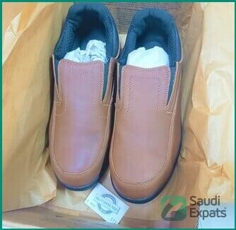new-redwing-safety-shoes-size-44-discounted-price-big-0