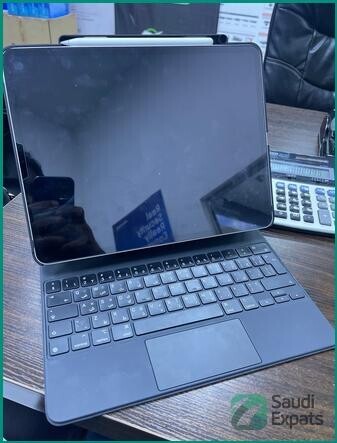 apple-ipad-pro-m2-129-6th-gen-with-magic-keyboard-apple-pencil-excellent-condition-big-0