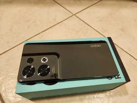 oppo-reno-8-pro-5g-256gb-12gb-ram-glazed-black-like-new-big-1