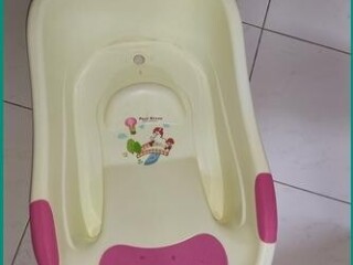 childrens-bathtub-in-excellent-condition-riyadh