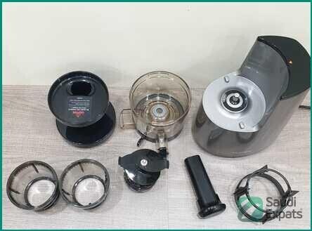 hurom-slow-juicer-for-sale-in-jeddah-like-new-made-in-korea-big-4