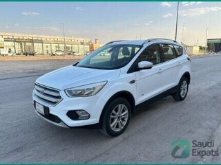 ford-escape-2019-awd-excellent-condition-accident-free