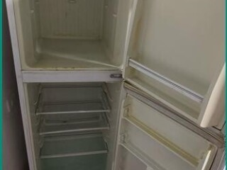 for-sale-tcl-double-door-fridge-160l-great-condition