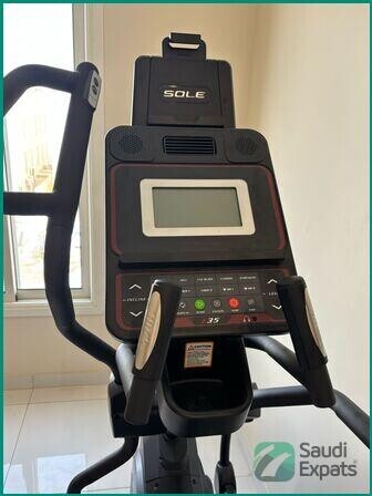 sole-fitness-e35-elliptical-cross-trainer-3-months-old-big-4