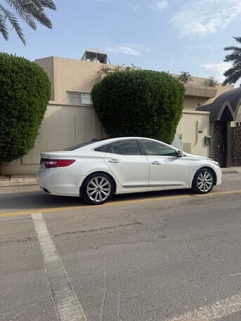 2014-hyundai-azera-for-sale-in-riyadh-excellent-condition-big-2