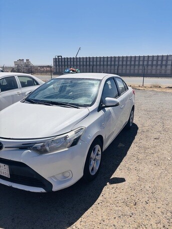 2016-toyota-yaris-for-sale-in-umluj-excellent-condition-big-4