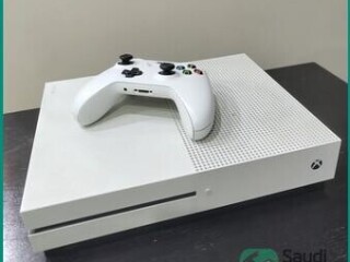 xbox-one-365gb-with-accessories-for-sale-in-jubail