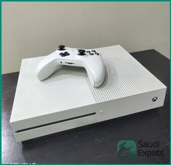 xbox-one-365gb-with-accessories-for-sale-in-jubail-big-0