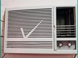 affordable-window-ac-in-excellent-condition-dammam