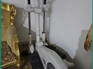 high-quality-elliptical-machine-like-new-condition