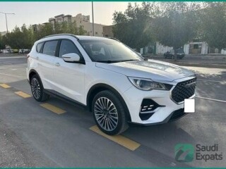 2024-jetour-x70-full-options-with-sunroof-only-93000-km