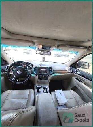 2014-jeep-grand-cherokee-limited-for-sale-in-dammam-big-3