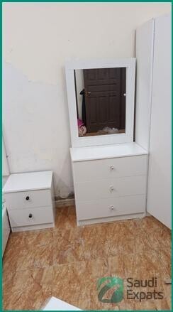affordable-wooden-bedroom-furniture-sets-in-jeddah-big-3