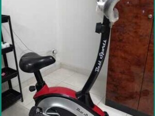magnetic-resistance-upright-exercise-bike-almost-new