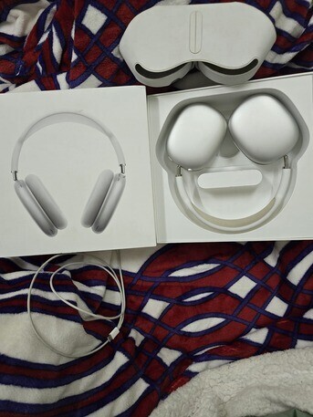 brand-new-apple-airpods-max-with-warranty-khobar-big-0
