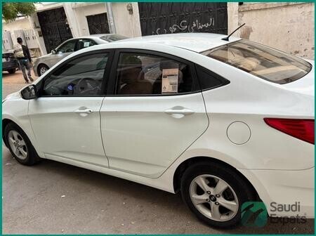 2016-honda-accent-for-sale-in-riyadh-affordable-price-big-3
