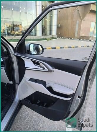 kia-carens-2024-for-sale-in-jubail-7-seater-family-car-big-4