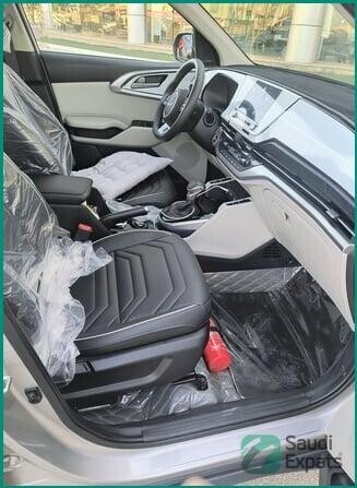 kia-carens-2024-for-sale-in-jubail-7-seater-family-car-big-3