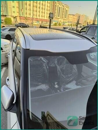 kia-carens-2024-for-sale-in-jubail-7-seater-family-car-big-2