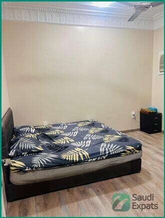 free-king-size-bed-set-in-al-rehab-big-1