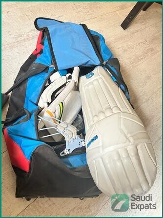 cricket-kit-for-sale-in-riyadh-complete-set-at-sar-900-big-2