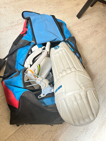 cricket-kit-for-sale-in-riyadh-complete-set-at-sar-900-big-0