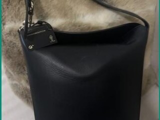 massimo-dutti-black-leather-bag-new