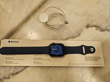 apple-watch-series-6-44mm-gps-for-sale-700-sar-in-riyadh-big-0