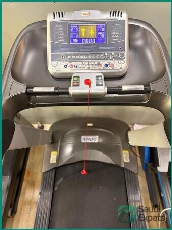 affordable-200-kg-commercial-gym-treadmill-with-warranty-in-riyadh-big-0