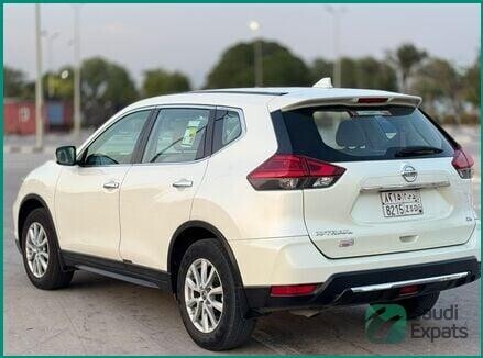 nissan-x-trail-2018-for-sale-in-dammam-big-2