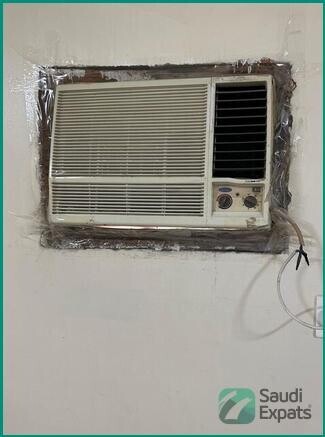 double-bed-with-mattress-and-carrier-window-ac-for-sale-in-dammam-al-khobar-big-3