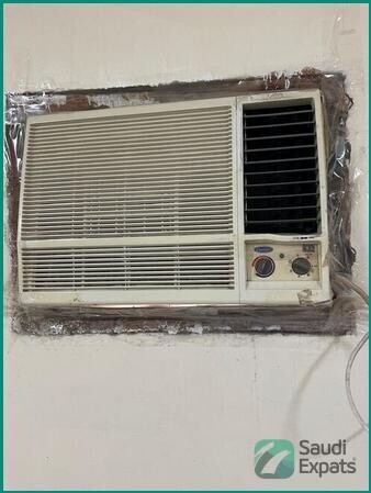 double-bed-with-mattress-and-carrier-window-ac-for-sale-in-dammam-al-khobar-big-2