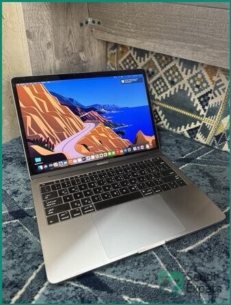 2017-macbook-pro-13-for-sale-excellent-condition-big-4
