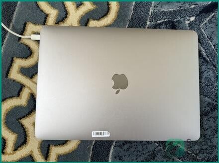2017-macbook-pro-13-for-sale-excellent-condition-big-0