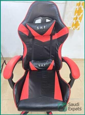 affordable-red-gaming-chair-great-condition-big-0