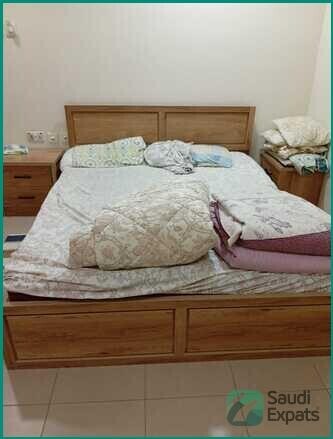 king-bed-wardrobe-and-dressing-table-set-for-sale-in-jubail-big-3