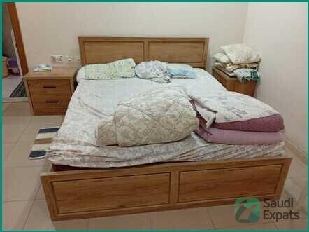 king-bed-wardrobe-and-dressing-table-set-for-sale-in-jubail-big-1