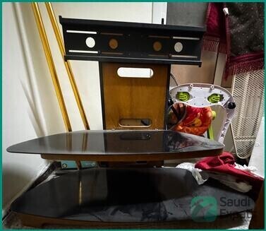 40-inch-samsung-tv-with-stand-for-sale-in-dammam-big-1