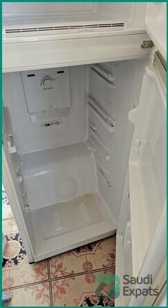 samsung-237l-refrigerator-in-excellent-condition-jeddah-big-2