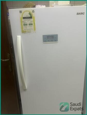basic-bufs-502we-upright-freezer-for-sale-in-riyadh-big-0