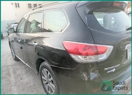 2013-nissan-pathfinder-suv-for-sale-in-riyadh-big-1