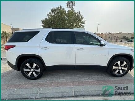 2018-chevrolet-traverse-lt3-for-sale-in-dammam-excellent-condition-big-2