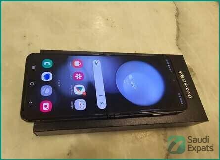 samsung-galaxy-flip5-512gb-in-graphite-al-sulaymaniyyah-big-4