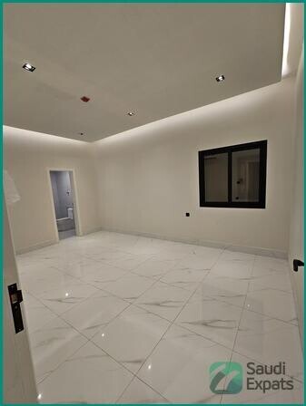 luxury-3-bedroom-apartment-for-rent-in-alhamra-khobar-big-3